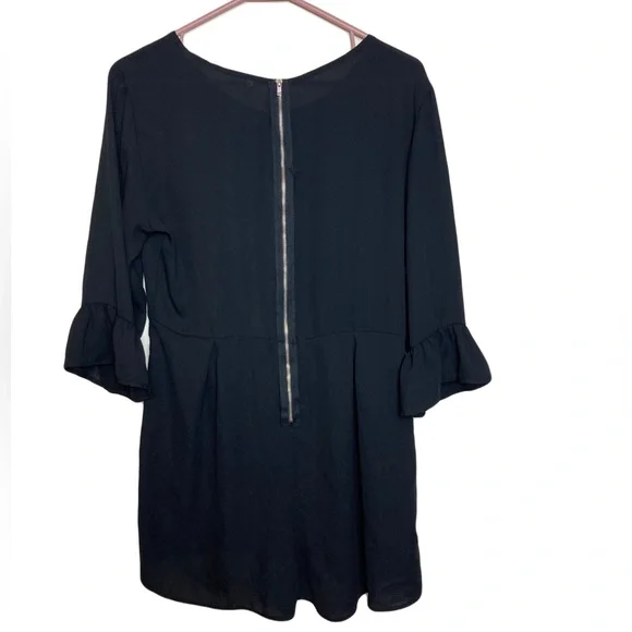 Black Quarter Sleeve Romper Size Large - Picture 2 of 3